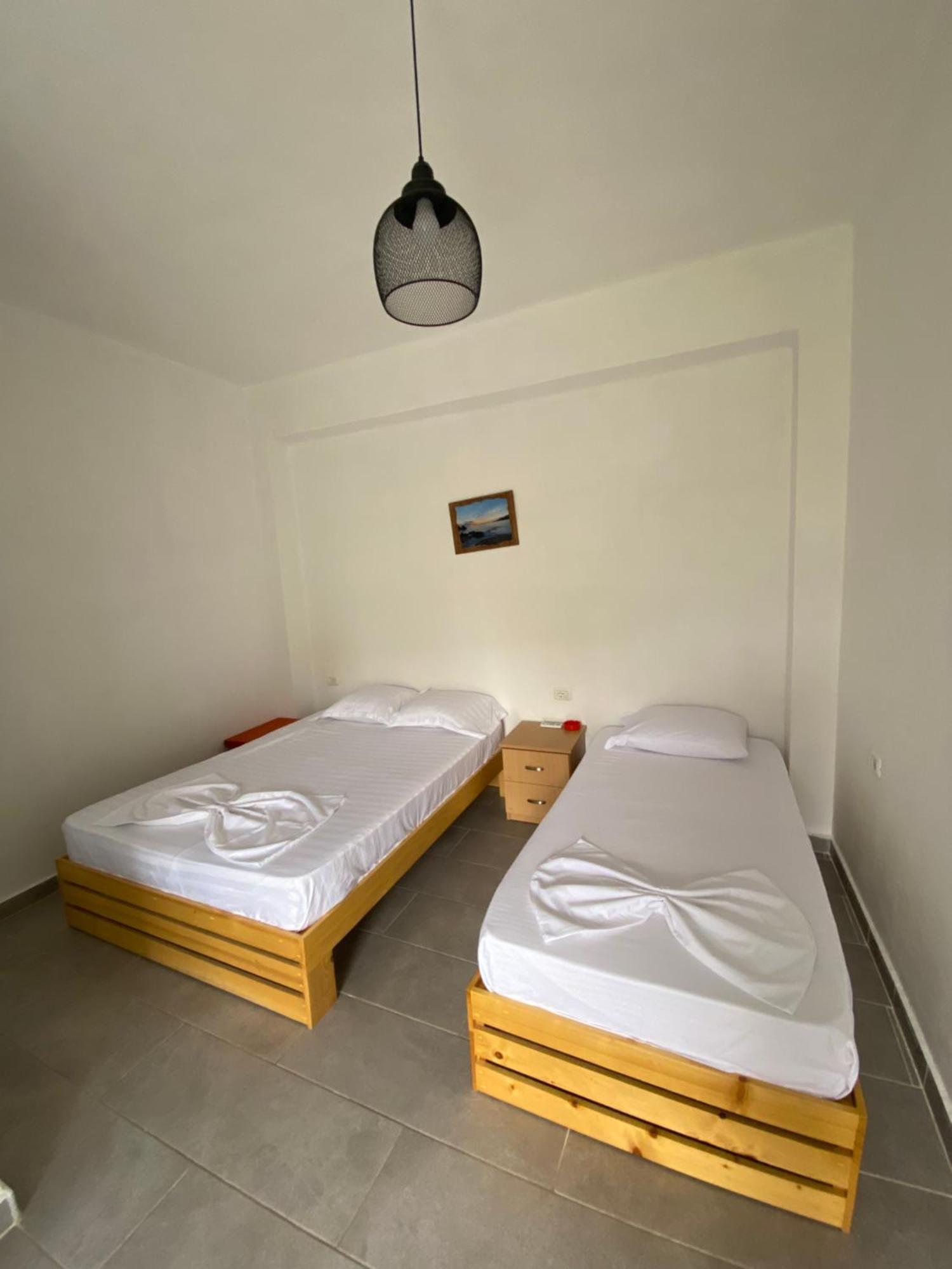 Eleni'S Holiday Rooms ฮีมาเรอ ภายนอก รูปภาพ