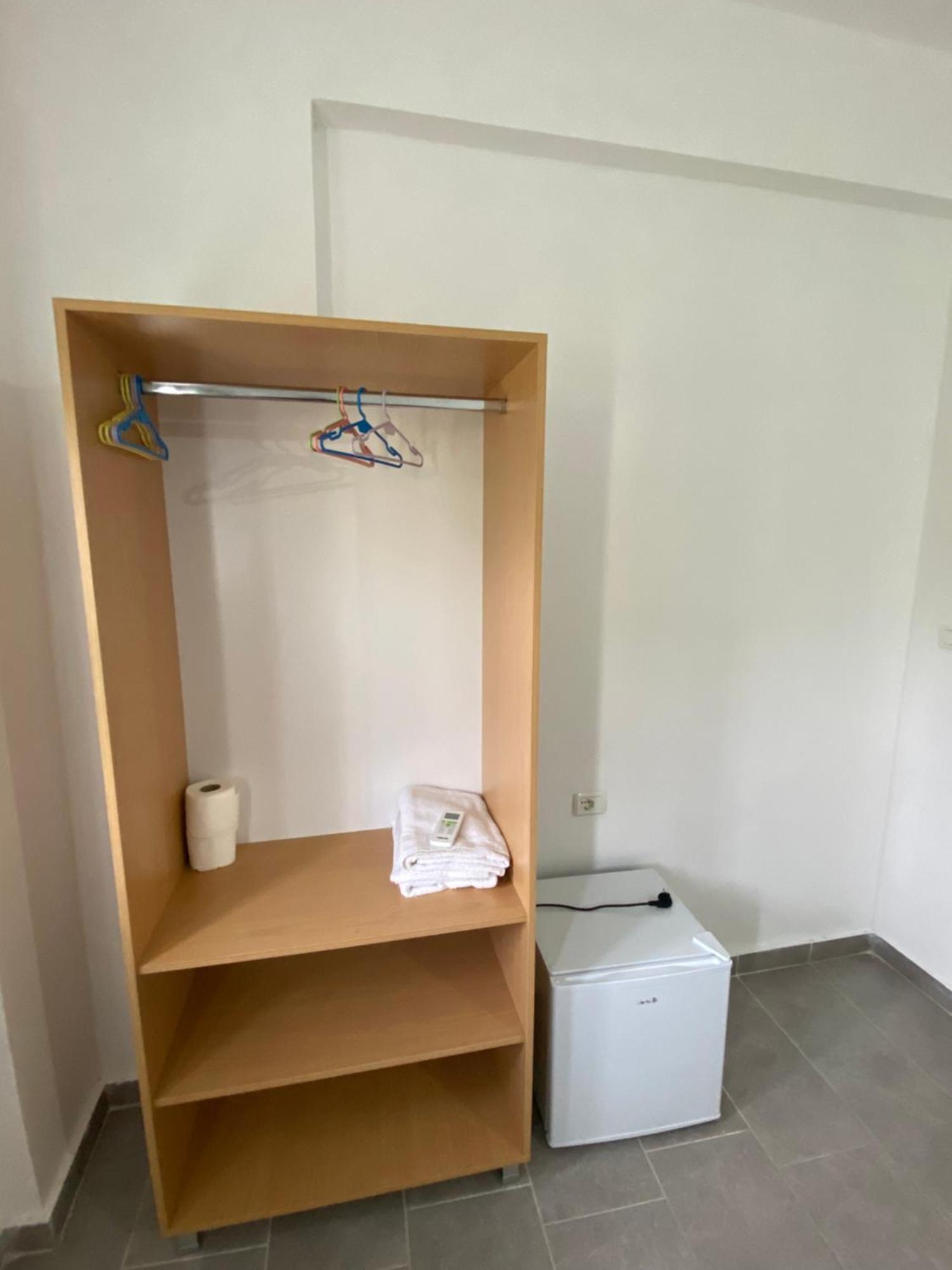 Eleni'S Holiday Rooms ฮีมาเรอ ภายนอก รูปภาพ