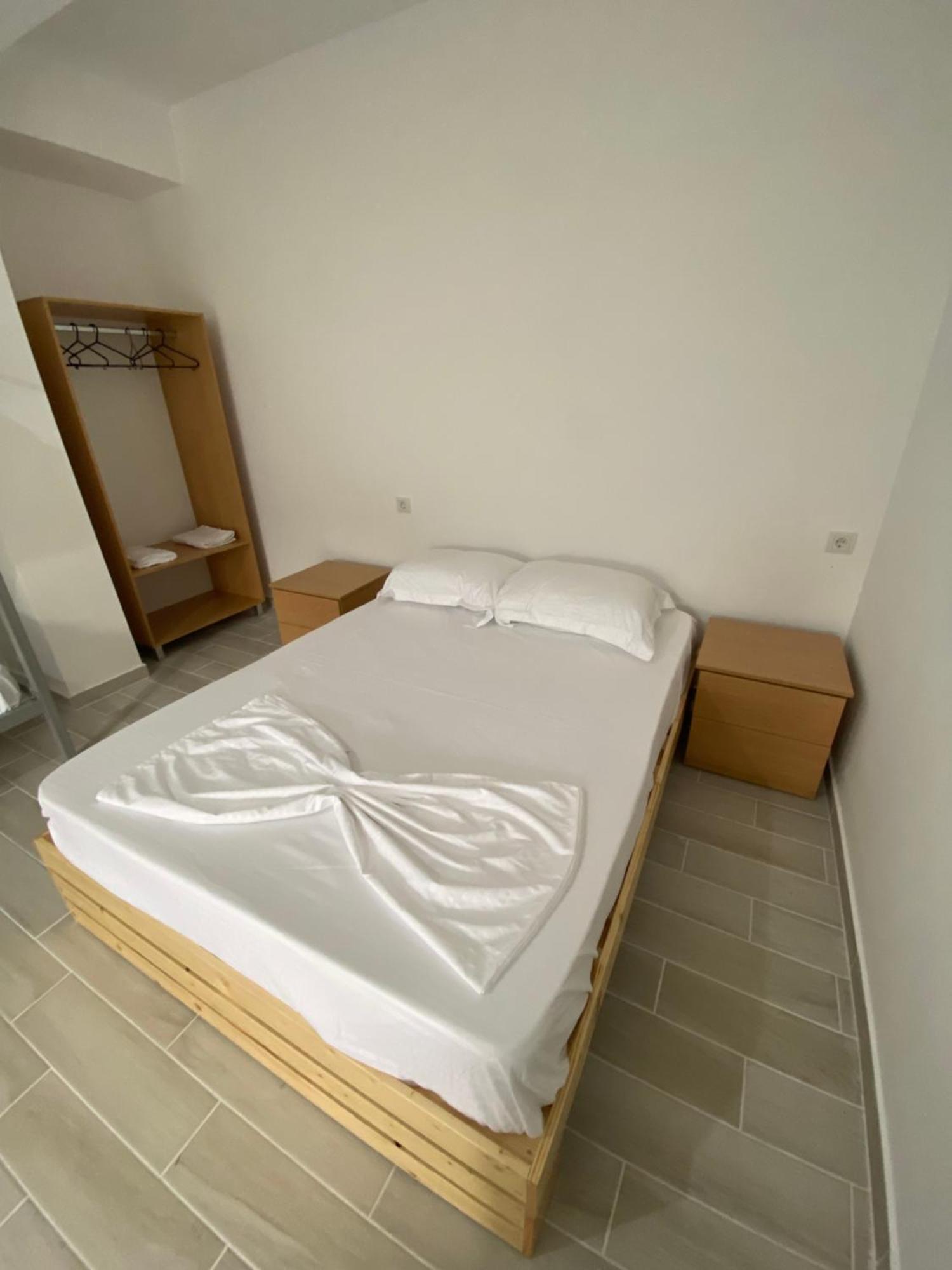 Eleni'S Holiday Rooms ฮีมาเรอ ภายนอก รูปภาพ